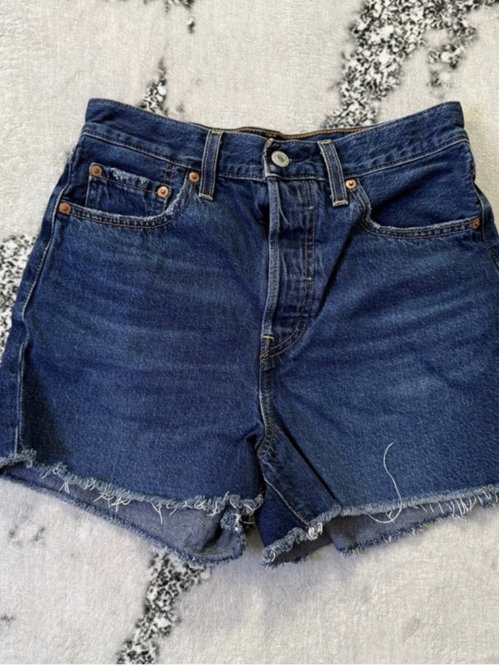 Levis Shorts womens Size 28 Blue Ribcage Premium Cotton Blend‎ Raw Hem Cutoff